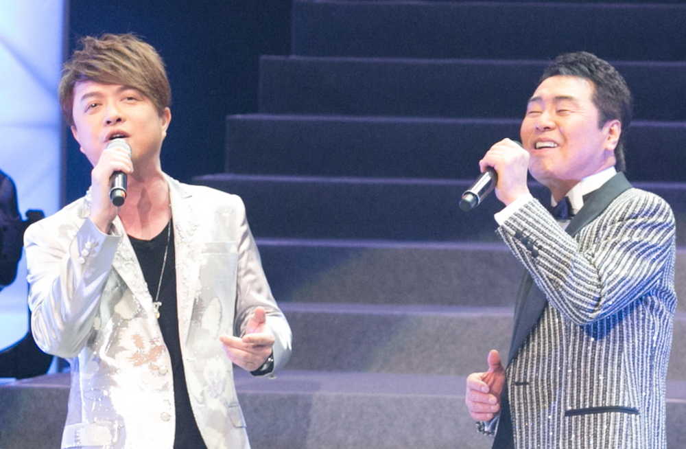 五木ひろしが台北でコンサート 台湾歌手と よこはま たそがれ スポニチ Sponichi Annex 芸能