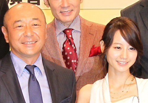 ２０１２年のＮＨＫ連続テレビ小説「梅ちゃん先生」で共演した高橋克実（左）と堀北真希