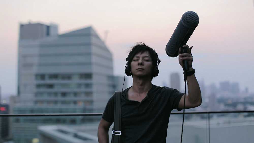 ５月２０日に公開される「ＴＯＫＹＯデシベル」。松岡充が「東京の音の地図を作る」という夢を持つ大学教授を演じる