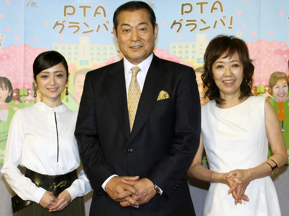 ドラマ「ＰＴＡグランパ」の会見に出席した（左から）安達祐実、松平健、浅田美代子