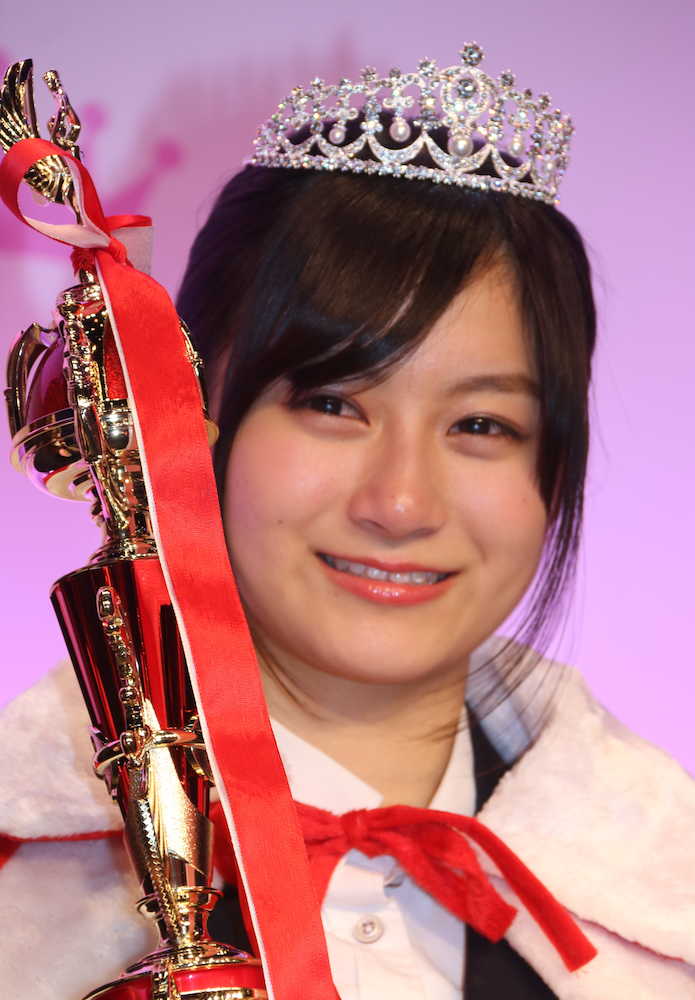 「女子高生ミスコン　２０１６―２０１７　全国ファイナル審査」グランプリを受賞した船越雪乃さん