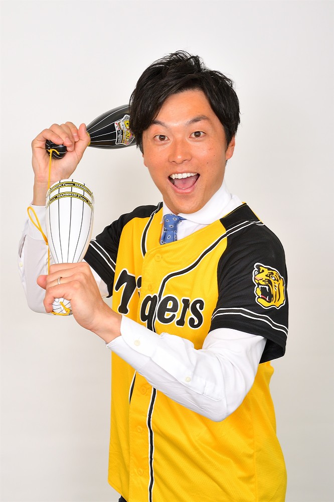 【画像・写真】ＭＢＳ金山アナ　伝統の一戦で全国実況デビュー！読経で鍛えた声響かせる