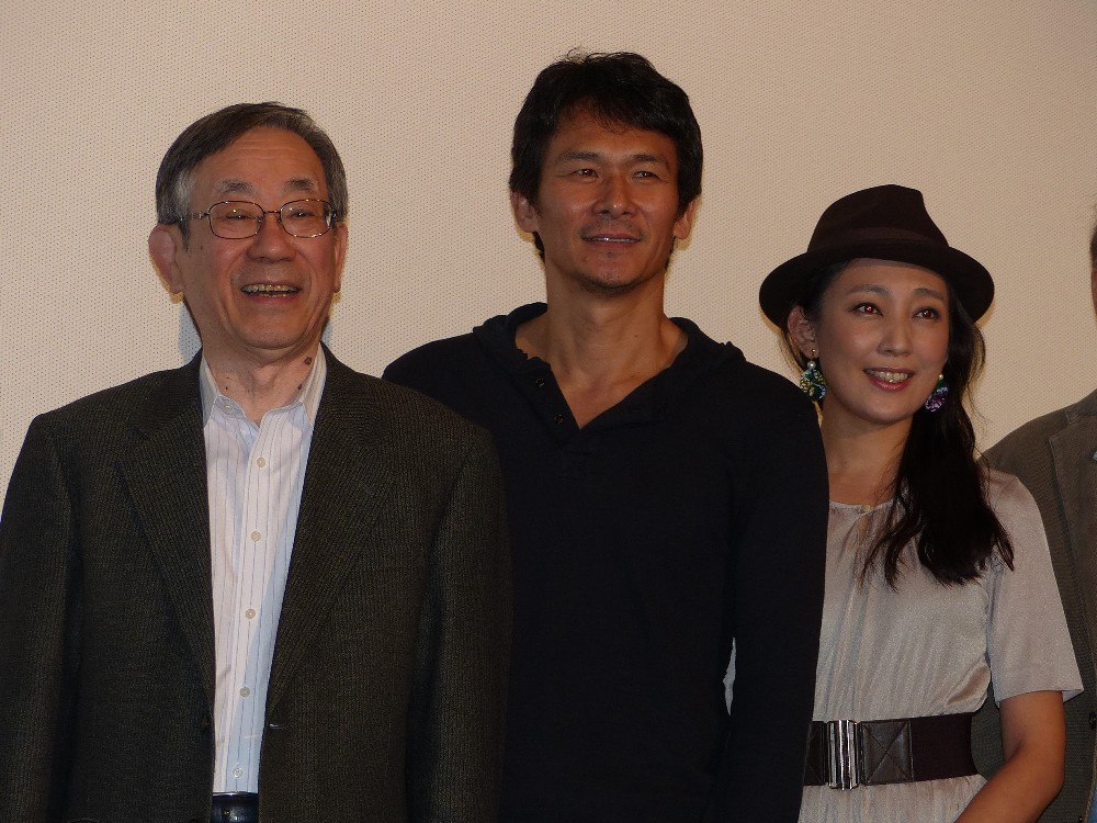 北京國際映画祭に参加する（左から）大森青児監督、伊原剛志、田中美里