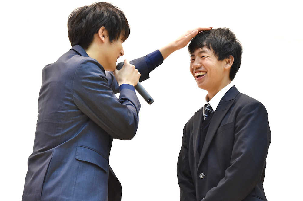 【画像・写真】中川大志　男子生徒に頭ポンポン「想像していたのと違う…」
