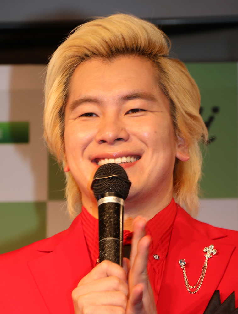 イベントに出席した メイプル超合金 のカズレーザー スポニチ Sponichi Annex 芸能