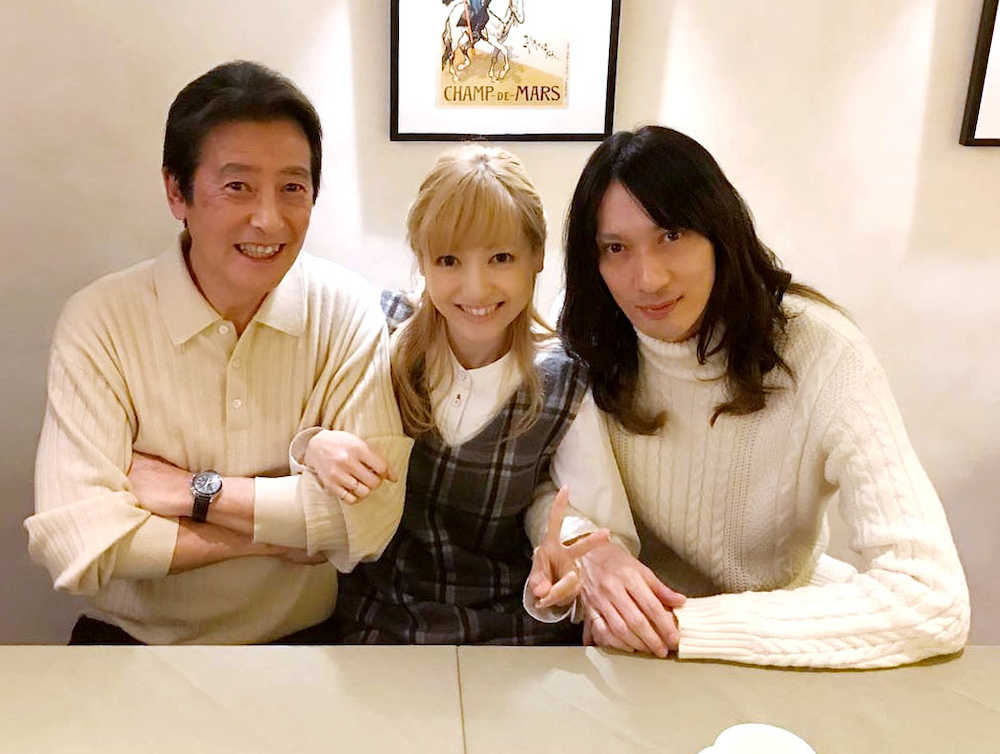 【画像・写真】沙也加５・１３“披露宴”　結婚発表、聖子不在の３ショット公開