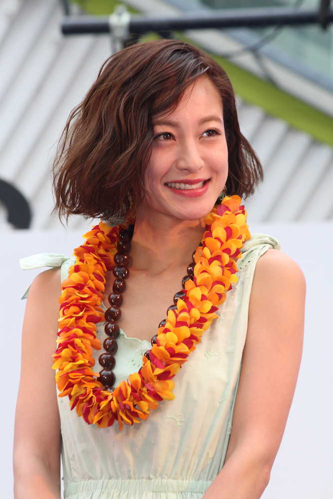 【画像・写真】ハワイ挙式の西山茉希　第２子授かったのはパワースポットのおかげ？