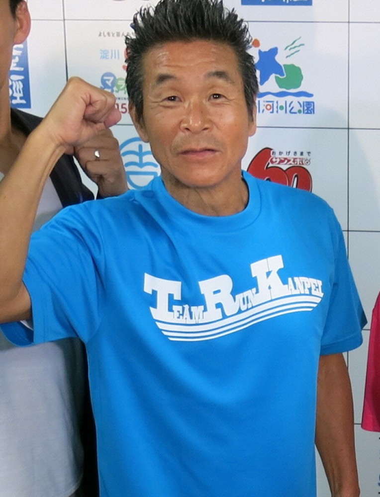 【画像・写真】間寛平　木から落ちて全治１カ月の骨折「猿も木から落ちた！」