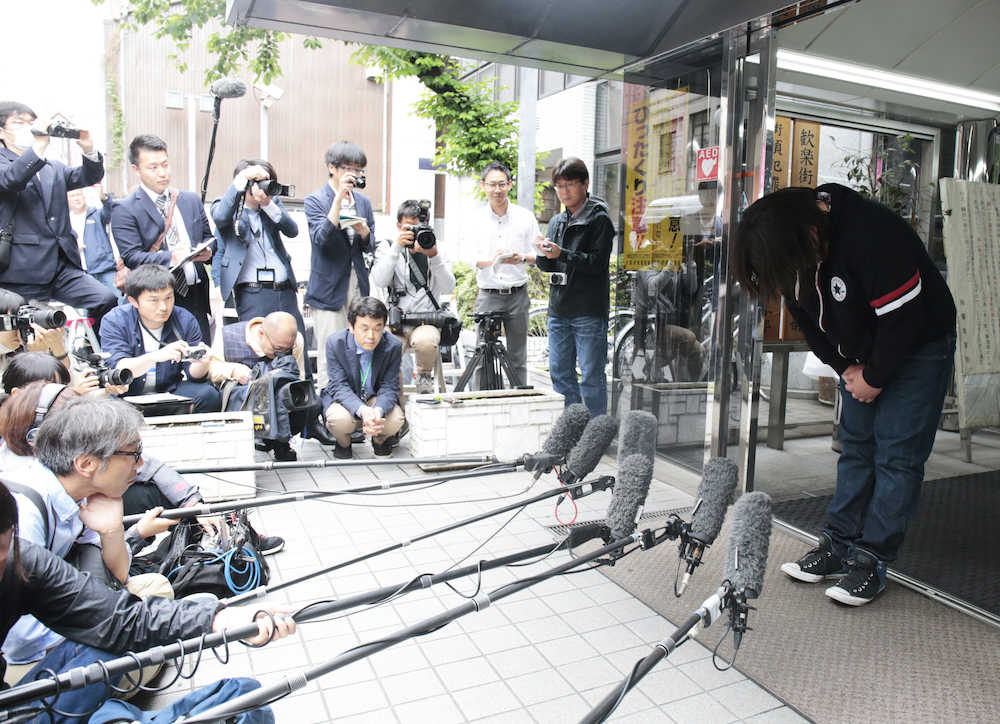 【画像・写真】ガリクソン断酒宣言　飲酒運転逮捕から一夜、釈放　当面自宅謹慎