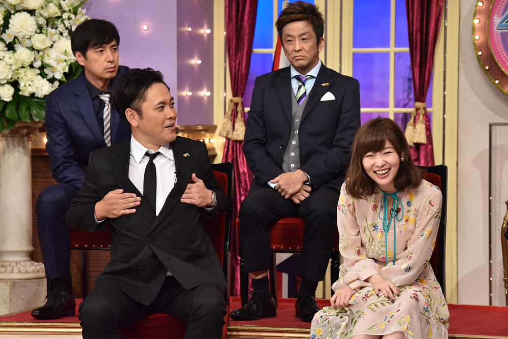 有田哲平（手前左）らとＡＫＢ総選挙公約の話題で盛り上がる指原莉乃（同右）（Ｃ）日本テレビ
