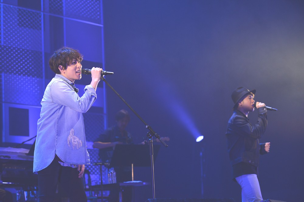 ミュージャック１０周年記念ライブに参加した「ＣＨＥＭＩＳＴＲＹ」の堂珍嘉邦（左）と川畑要