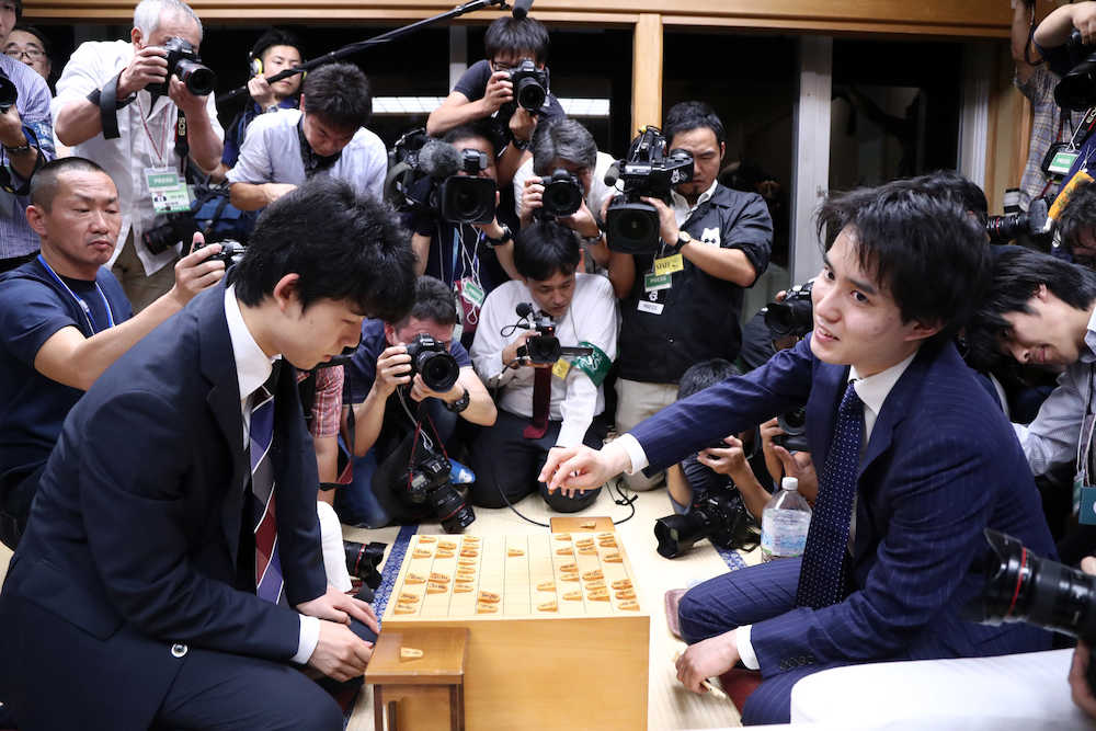 【画像・写真】藤井四段ＡｂｅｍａＴＶ視聴数歴代２位　最多「亀田興毅」に肉薄