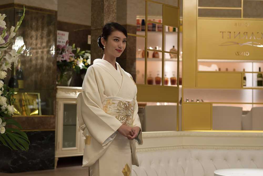 【画像・写真】テレビ朝日ドラマ「黒革の手帖」に銀座のクラブのママ・元子役で主演する武井咲