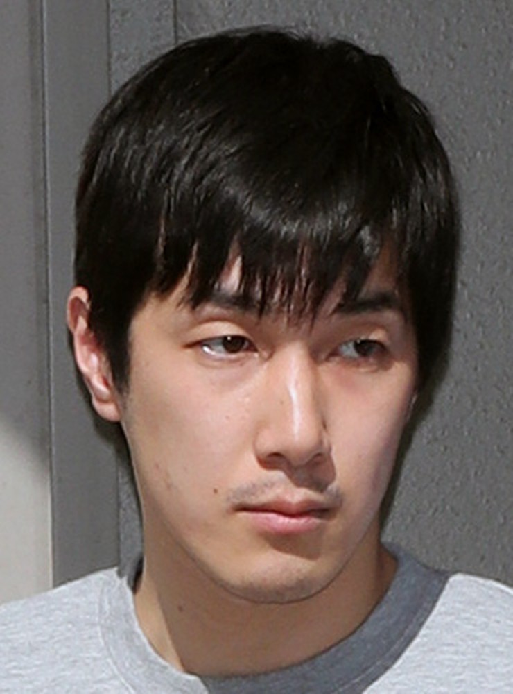 【画像・写真】橋爪遼被告保釈　神妙な表情で深々一礼　問いかけには答えず