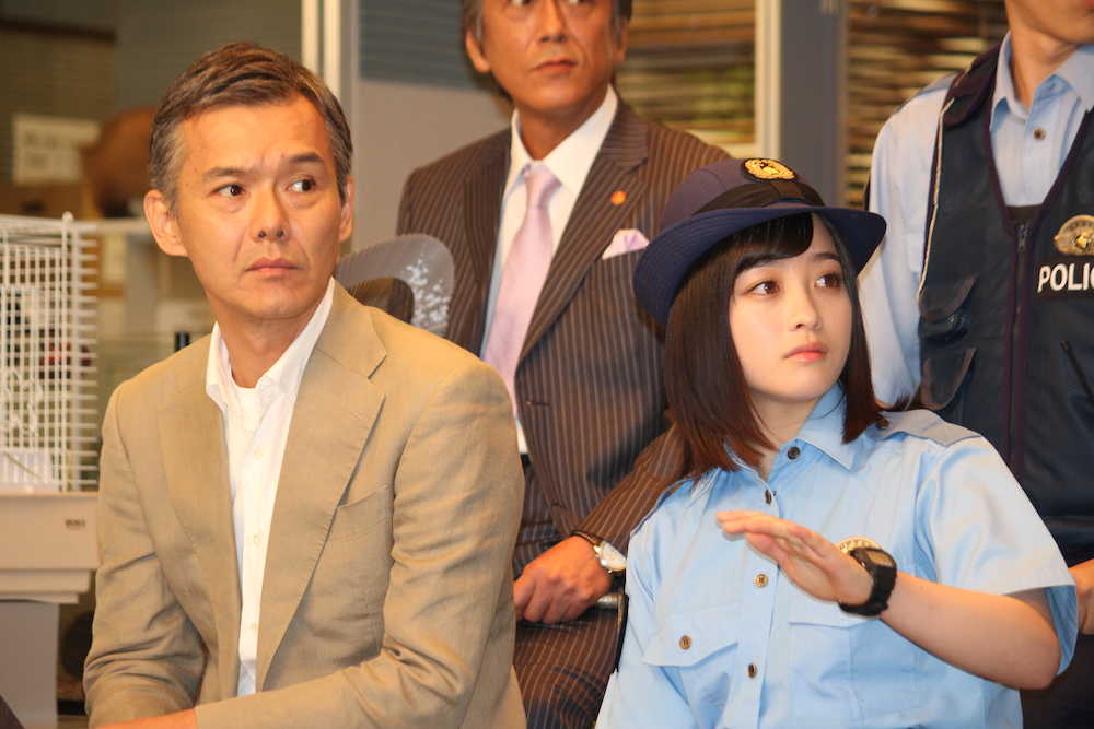 【画像・写真】渡部篤郎　犬や猫の会見参加に苦笑い「身近ではないので…」