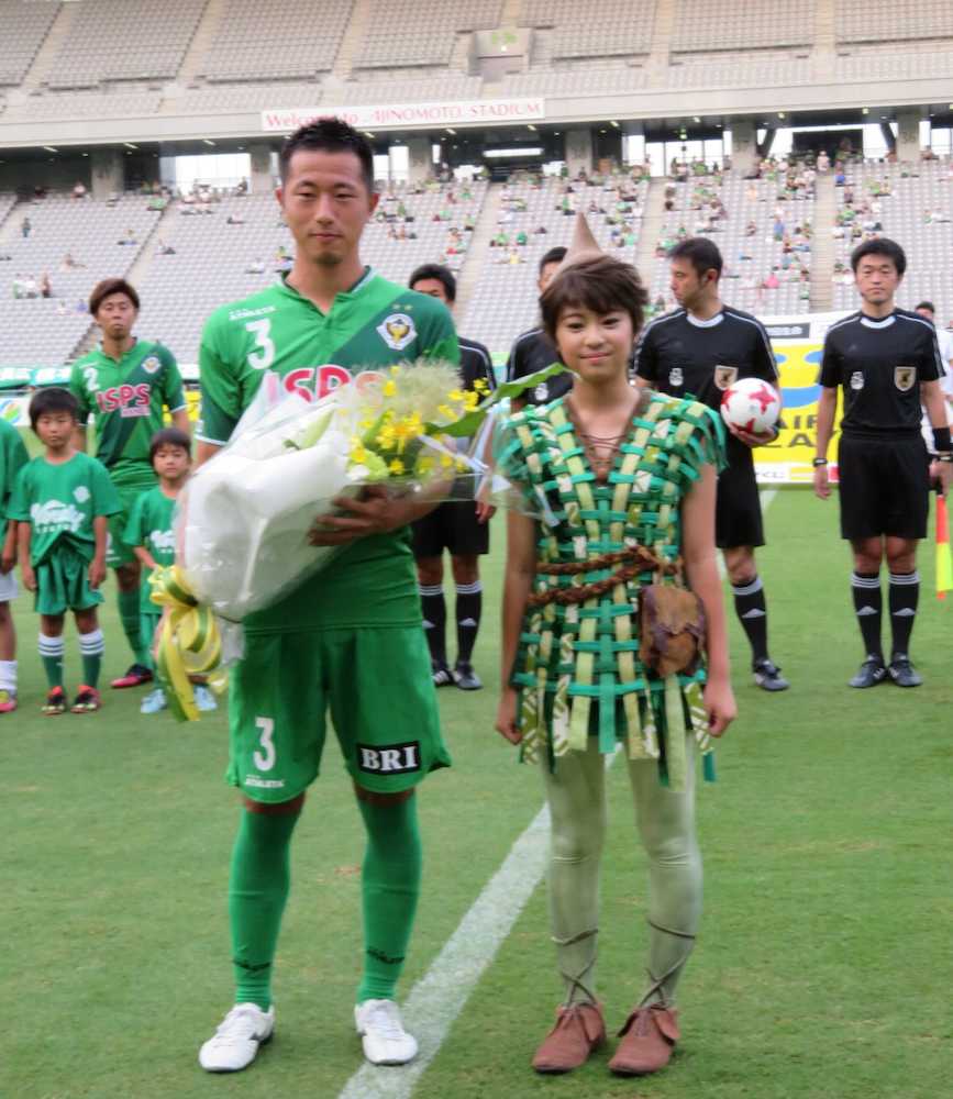 【画像・写真】１０代目ピーターパン・吉柳咲良　緑のコラボで東京Ｖを激励
