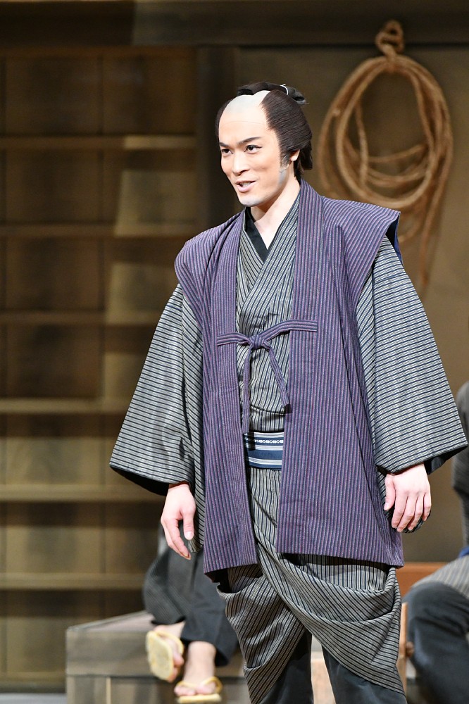 先月、大阪松竹座で上演した「銀二貫」では寒天職人・半兵衛を演じた胡蝶英治