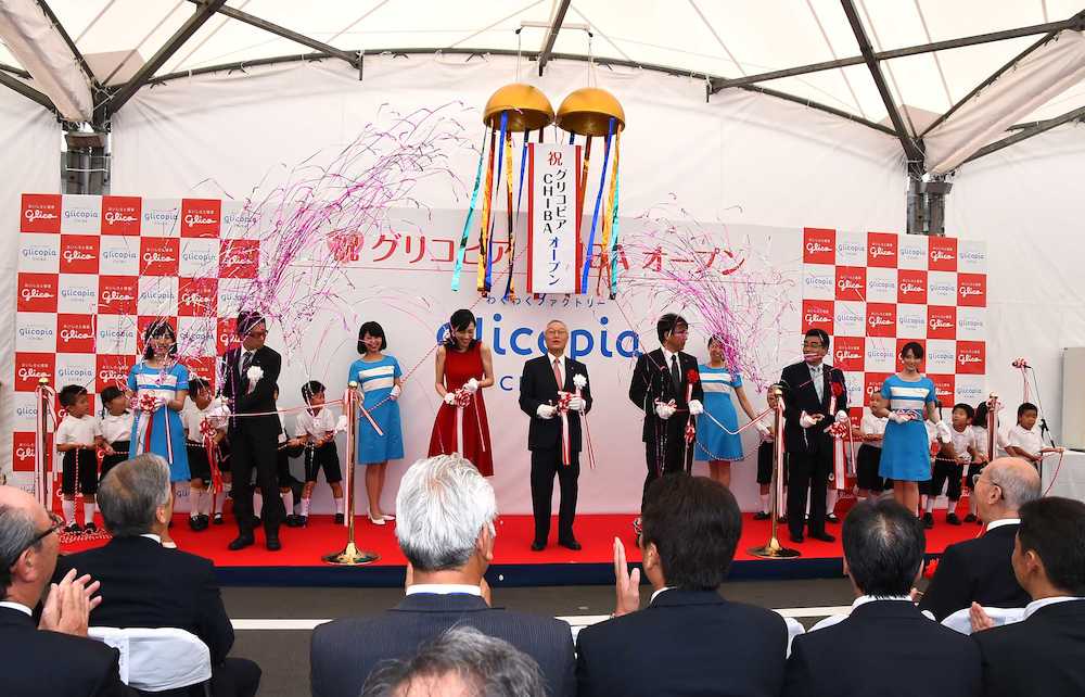 【画像・写真】吹石一恵、出産後初の公の場登場　赤ワンピで変わらぬプロポーション披露