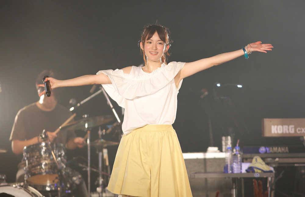 【画像・写真】小松未可子　ライブツアー最終公演　足踏み外すアクシデントも歌い続ける