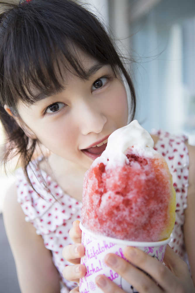 【画像・写真】「岡山の奇跡」桜井日奈子２０歳記念写真集“胸元チラリ”の奇跡も！？