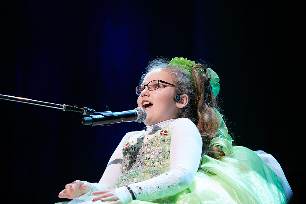 【画像・写真】２人がグランプリ受賞　第１４回ゴールドコンサート本戦開催