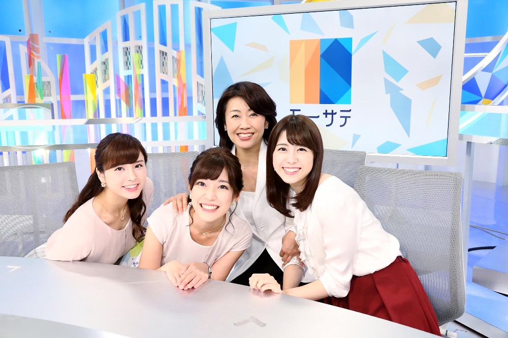 １０月から「Ｎｅｗｓモーニングサテライト」に出演する（左から）角谷暁子アナ、西野志海アナ、メインキャスターの佐々木明子、お天気キャスターの森山るり（Ｃ）テレビ東京