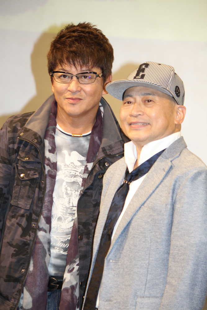 ミュージカル「ＨＥＡＤ　ＵＰ！」製作発表に出席した哀川翔（左）とラサール石井
