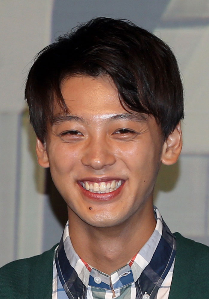 【画像・写真】竹内涼真と交際報道…里々佳　マスクで顔覆い会場入り