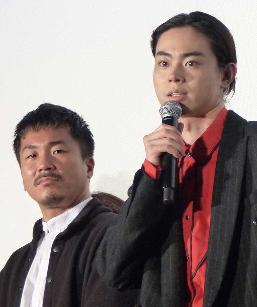 【画像・写真】ボクサー菅田将暉、ガウン姿で登場　歓声に「照れちゃう」