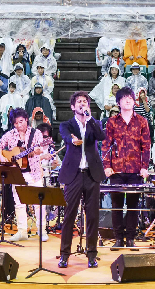 【画像・写真】平井堅、野外ライブにサプライズ出演も「緊張して歌詞間違えた」