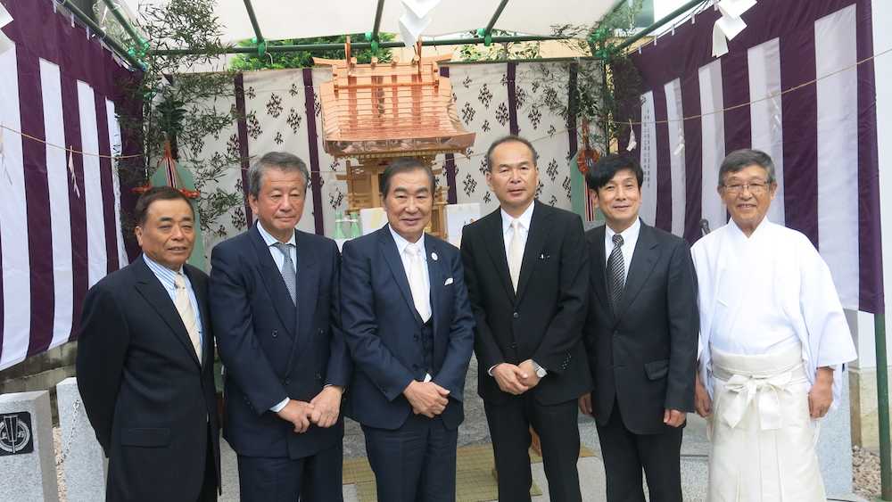 【画像・写真】桂文枝　「高坐招魂社」を建立　上方落語協会約３０人が鎮座祭に参加
