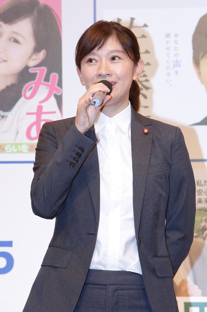 「民衆の敵〜世の中、おかしくないですか！？〜」の主演を務める女優の篠原涼子