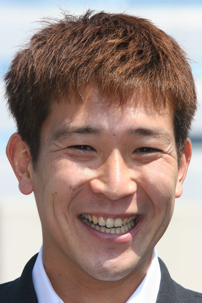 小倉弘子ＴＢＳアナウンサーとの結婚を笑顔で報告するスポーツキャスター・水内猛