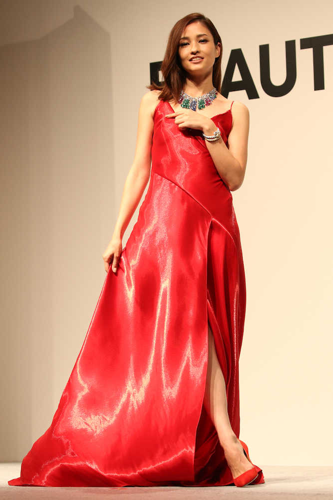 【画像・写真】黒木メイサ１億円の輝き　ブルガリの宝石「内から気が引き締まります」