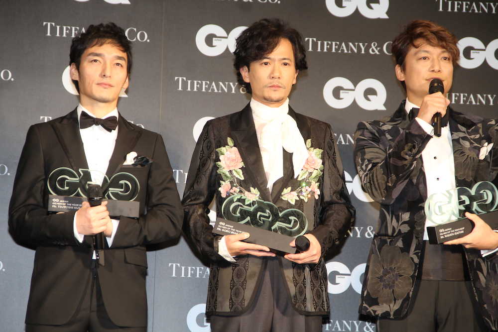 「ＧＱ　ＭＥＮ　ＯＦ　ＴＨＥ　ＹＥＡＲ２０１７」授賞式に出席した（左から）草なぎ剛、稲垣吾郎、香取慎吾