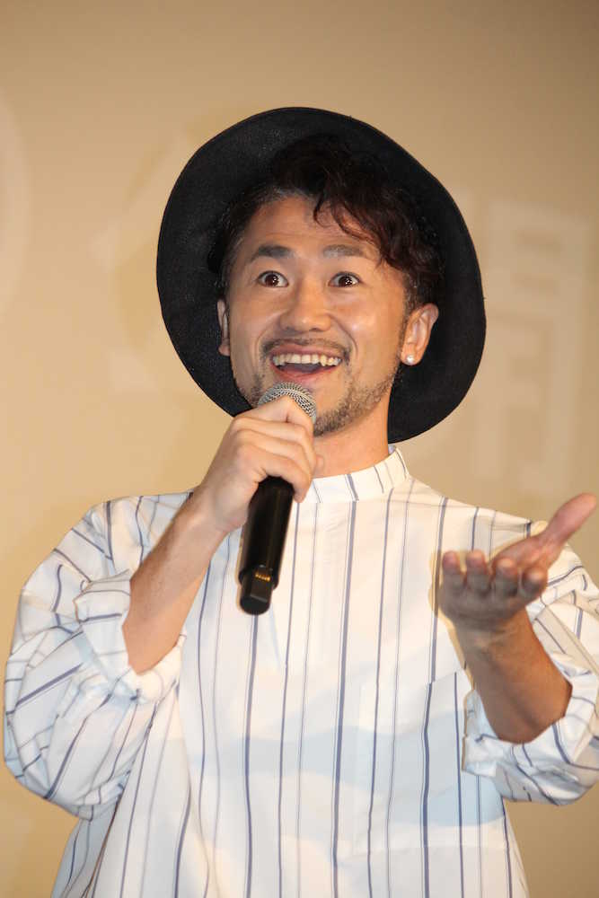 【画像・写真】まだメインはガラケーのナオト、スマホに驚嘆「こんな便利なものが…」