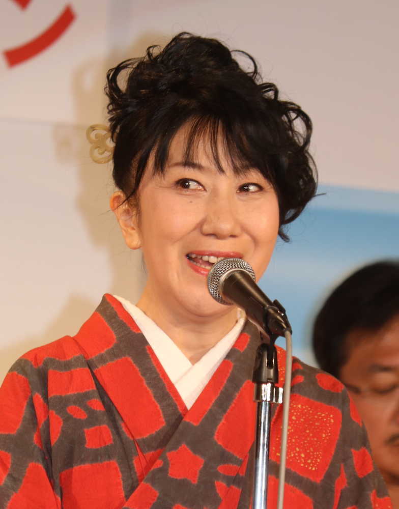 「２０１７ユーキャン新語・流行語大賞」授賞式に出席した選考委員の女優の室井滋