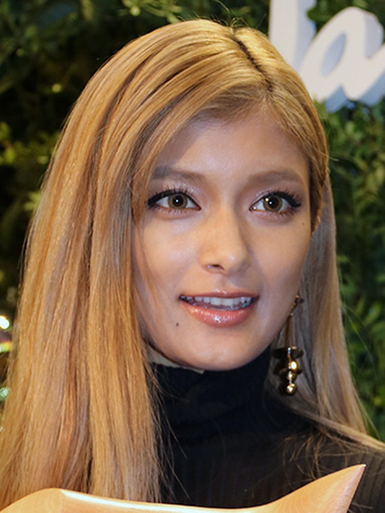 【画像・写真】ローラ、３年ぶり単独首位！遠藤憲一は最年長１位　ＣＭ起用社数ランク