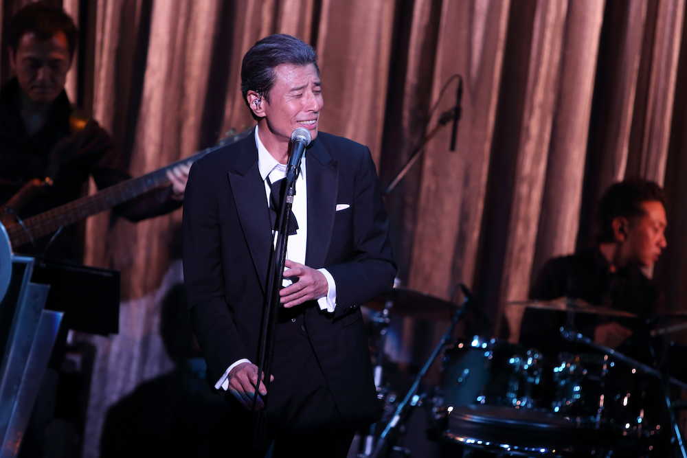 【画像・写真】舘ひろし、イブの東京に嵐呼ぶ　７年ぶりディナーショー開催