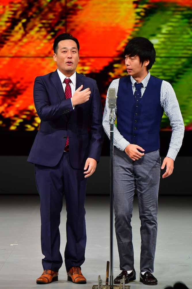 「藤崎マーケット」の田崎佑一（左）は腎臓手術から復帰し、相方のトキと漫才を披露する