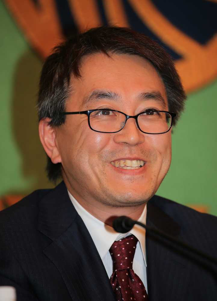 【画像・写真】将棋・羽生竜王が紅白ＶＴＲ出演　白組司会の嵐・二宮と対談