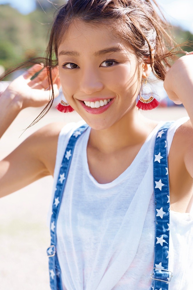 【画像・写真】「黒すぎる女子アナ」岡副麻希　ビキニ姿初披露！１ｓｔ写真集から先行公開