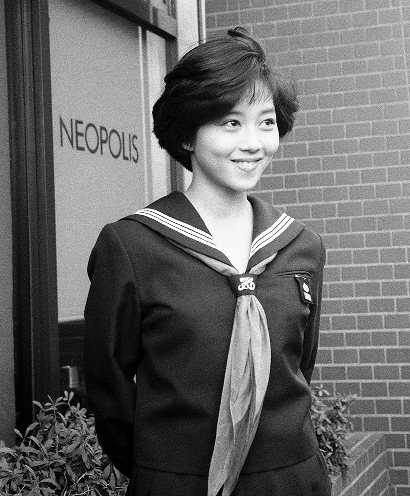 【画像・写真】元超人気アイドルも年齢には勝てず？浅香唯が深刻な悩み明かす「どうしても老眼鏡に抵抗があって」