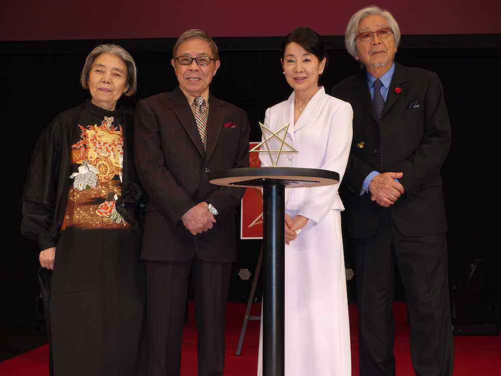 キタデミー賞の授賞式に出席した（左から）樹木希林、北島三郎、吉永小百合、山田洋次監督
