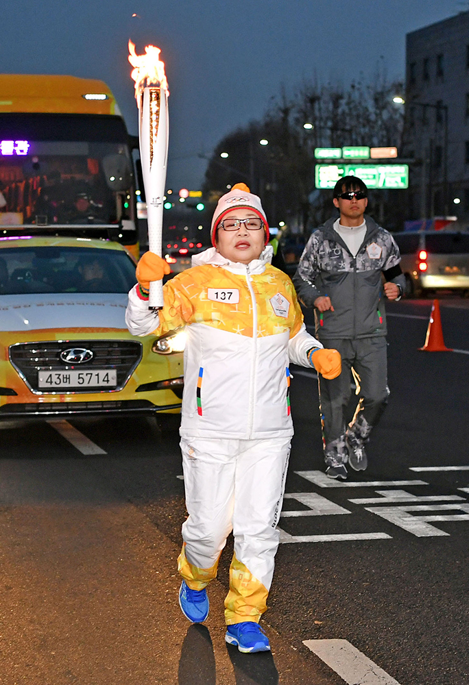 先月１５日、ソウルで聖火ランナーを務めた泉ピン子