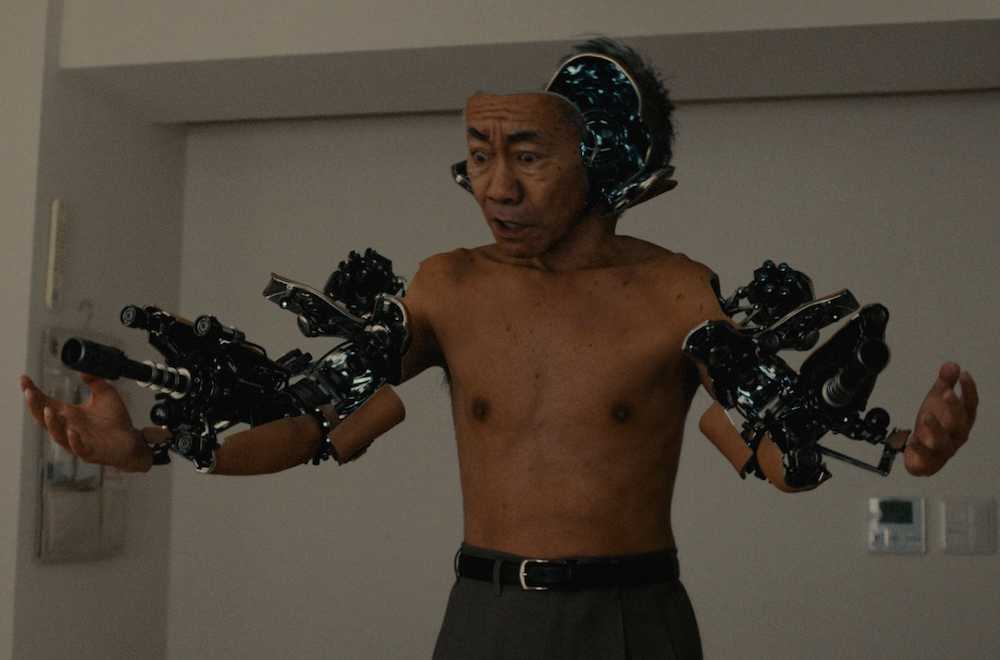 主演映画「いぬやしき」で機械化された初老男性を演じる木梨憲武の衝撃ビジュアル