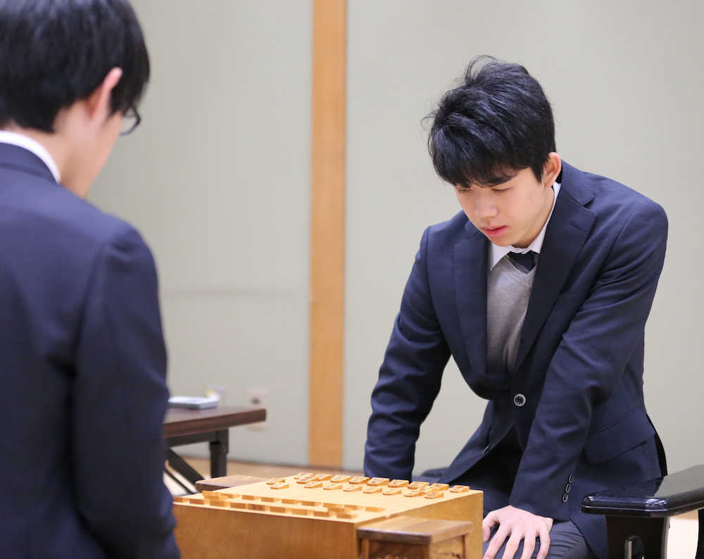 【画像・写真】藤井五段“バレンタインデー対局”　チョコは手渡し自粛令も「持ち帰れないほど」