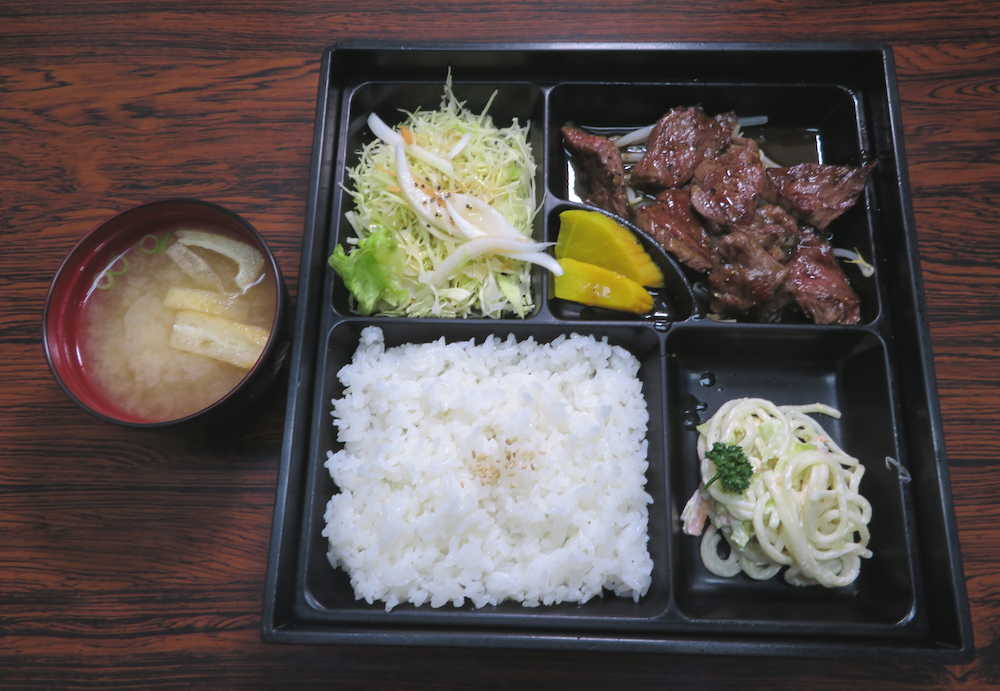 藤井聡太六段の昇段後最初の“勝負メシ”、関西将棋会館内にある洋食「イレブン」の牛肉照り焼き定食