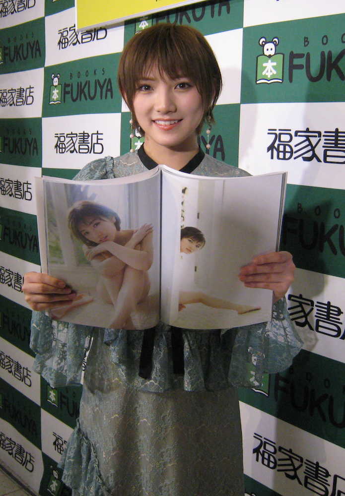 【画像・写真】岡田奈々の初センター曲ＭＶ「ＡＫＢ史上Ｎｏ・１の超ド派手衣装」