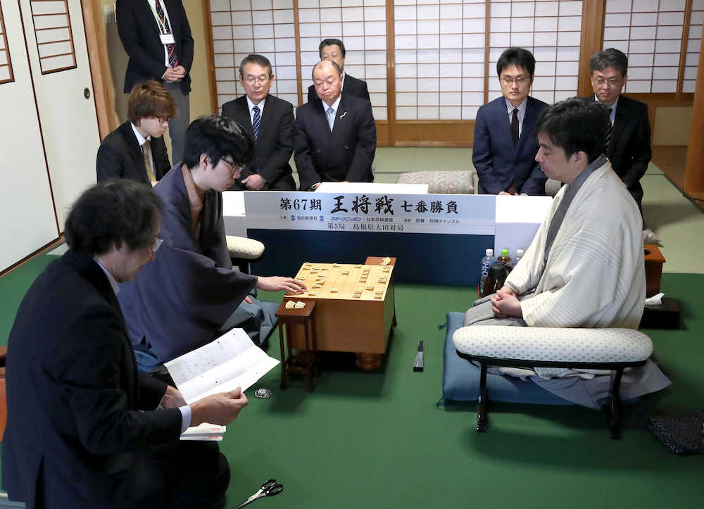 【画像・写真】【王将戦第５局】豊島八段の封じ手は「６二飛」